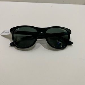 Ray Ban - authentic RB4184 black womens sunglasses NWT and case